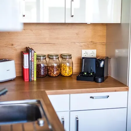 Hangar 19 Superior Mit Seeblick H5w2